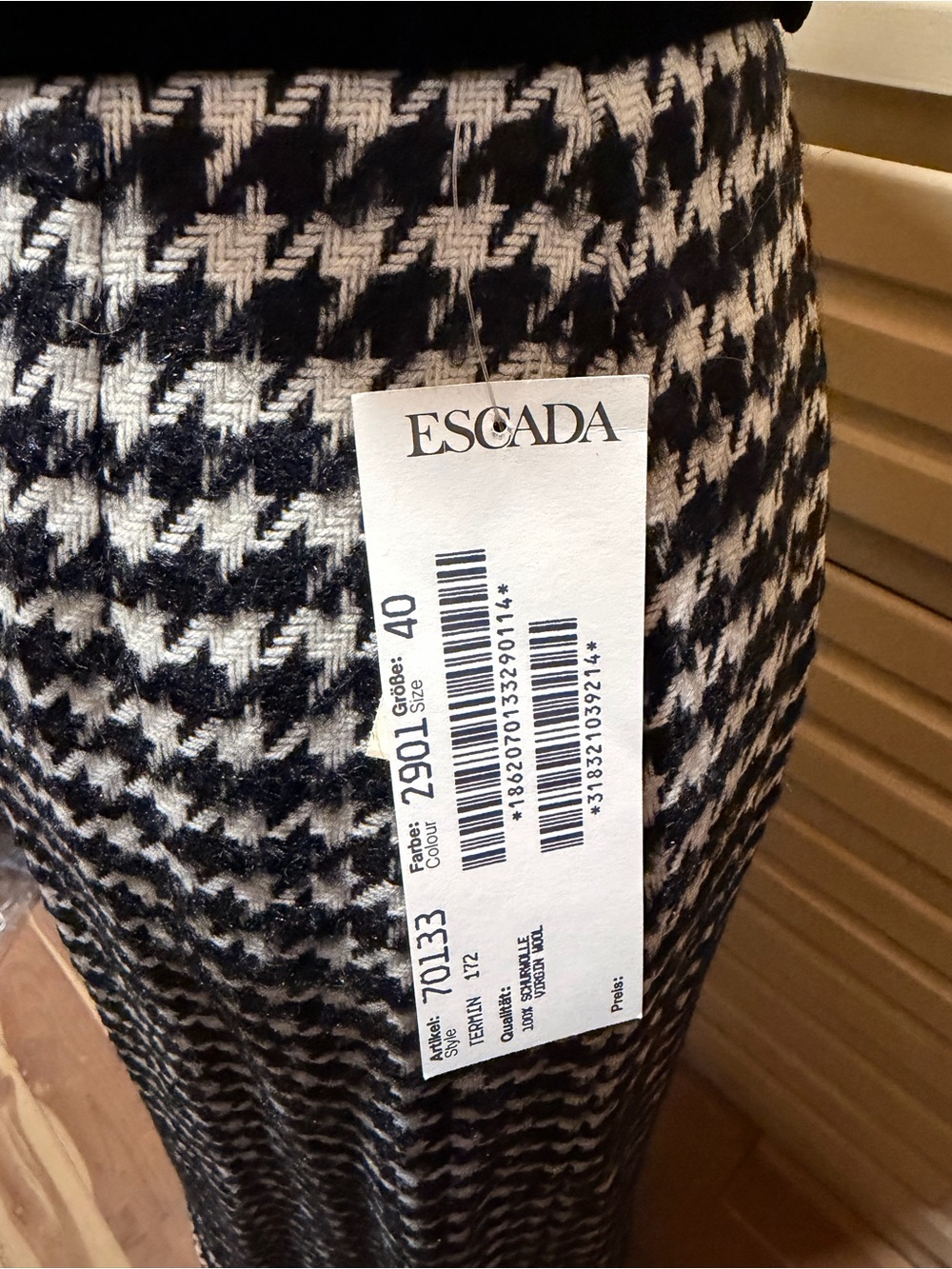 NWT VTG Escada Wool Houndstooth Skirt Suit Set Blazer 38 Skirt 40 - Picture 6 of 7